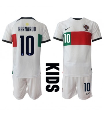 Portugal Bernardo Silva #10 Replika Babytøj Udebanesæt Børn VM 2022 Kortærmet (+ Korte bukser)